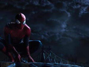 Sinopsis Film The Amazing Spider-man 2: Andrew Garfield Vs Manusia Listrik