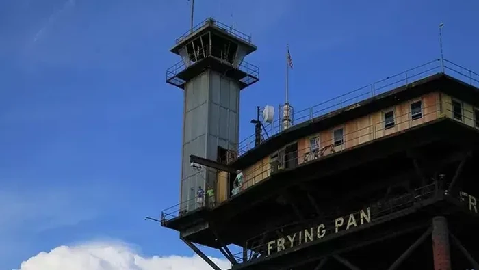 The Frying Pan Hotel, hotel yang dinilai paling berbahaya di dunia dan berlokasi di Amerika Serikat.