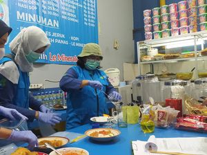 Jelang Libur Nataru, Kemenkes Sidak Warung Makan di Terminal Tirtonadi Solo