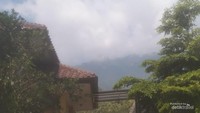 Gunung Salak berkabut.
