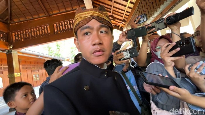 Wali Kota Solo Gibran Rakabuming Raka ditemui di Balai Kota Solo, Selasa (19/12/2023).
