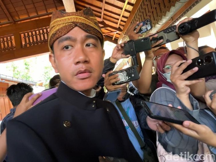 Wali Kota Solo Gibran Rakabuming Raka ditemui di Balai Kota Solo, Selasa (19/12/2023).