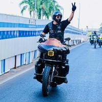 Bukan sembarang geng motor, anak almarhum Ustaz Jefri Al Buchori ini tergabung dalam klub motor Bikers Dakwah. Komunitas tersebut sudah berdiri sejak 2018. Foto: Dok. @rahulhariztsyah via Instagram abidzar73