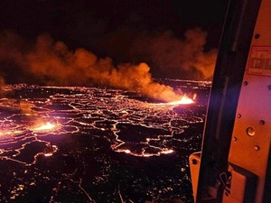 Lava Mengalir Lewati Kota, Islandia Pastikan Penerbangan Aman
