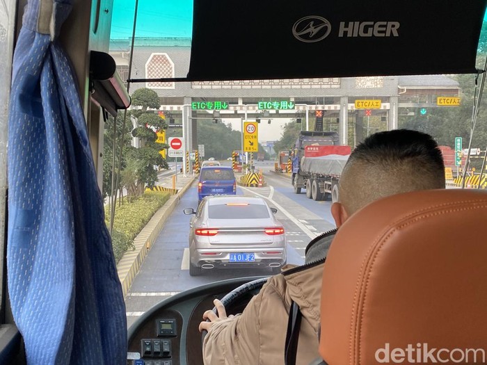 Bayar Tol Tanpa Setop di China