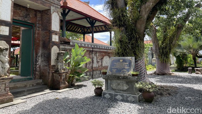 Destinasi Wisata Sejarah di Puri Agung Karangasem