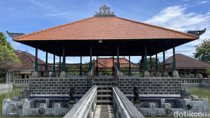 Destinasi Wisata Sejarah di Puri Agung Karangasem Destinasi Wisata Sejarah di Puri Agung Karangasem