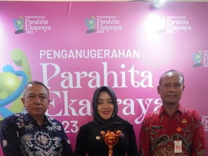 Bupati Mojokerto Raih Anugerah Parahita Ekapraya 2023 dari KemenPPPA