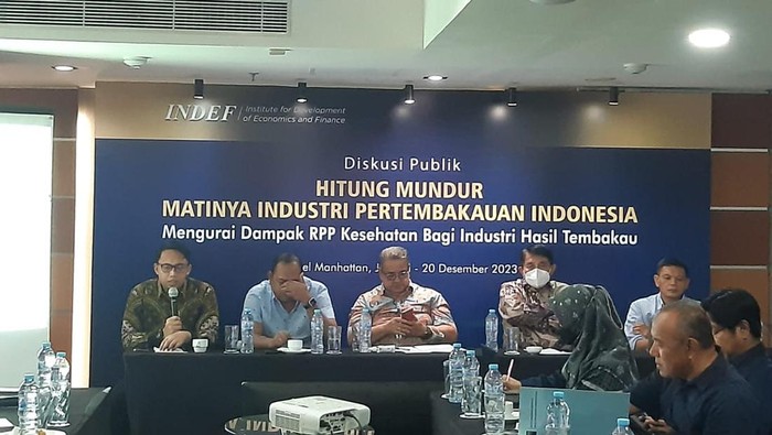 Diskusi Publik Industri Tembakau