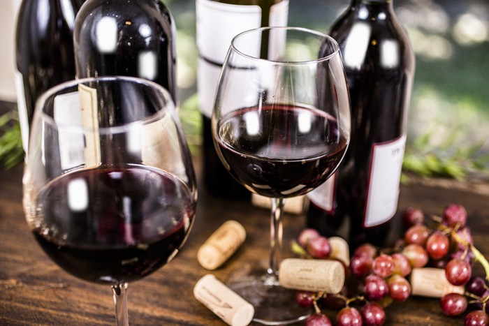 Minum Red Wine Disebut Picu Sakit Kepala, Peneliti Temukan Penyebabnya