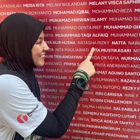 Ibu dari tiga orang anak ini sehari-hari berpenampilan syari yang simpel dan feminin. Ketika berolahraga, dia membuktikan bisa tetap syari dan tetap merasa nyaman.  Foto: Dok. Instagram @natasharizkynew.