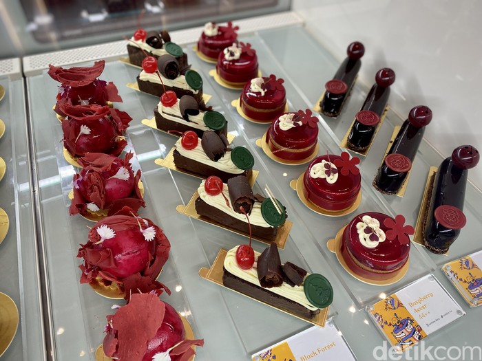 Gelato Bar & Patisserie