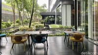 Kafe dessert tersebut didesain dengan interior berwarna hijau keren dengan nuansa warna pastel yang membuat pengunjung betah terutama cewek kue. Foto: detikcom