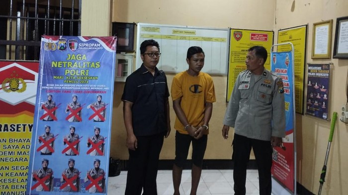 Hanif saat diamankan di Polsek Ngoro usai curi motor di asrama polisi
