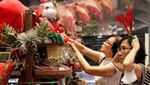 Hingar Bingar Ornamen Natal Hiasi PIK 2