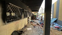 Menurut Khalil, dia berlindung bersama keluarganya pada awal Desember di sekolah Shadia , di kamp pengungsi Jabalia di Gaza utara di mana beberapa pertempuran paling intens baru-baru ini terjadi. Jabalia berada di bagian wilayah yang Israel perintahkan untuk ditinggalkan oleh warga sipil sejak Oktober. Insiden tersebut, yang katanya terjadi selama serangan tentara Israel di Jabalia, berakhir dengan orang-orang yang selamat ditahan atau melarikan diri.