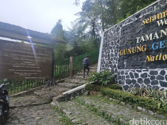 Jalur pendakian gunung gede pangrango via Cibodas