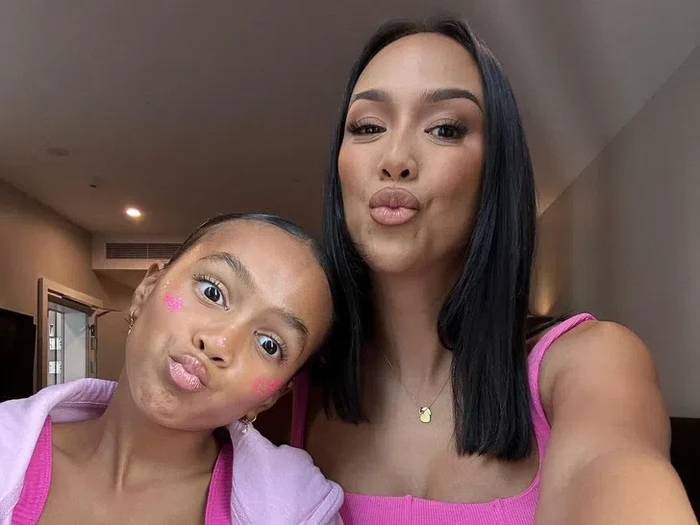 Kat Clark dan Deja Clark.