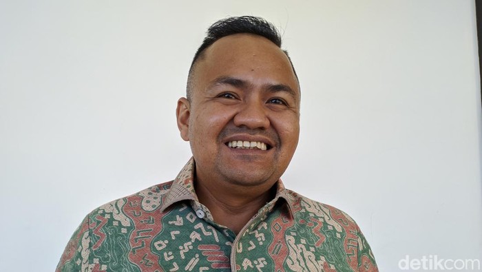 Ketua Bawaslu Kota Mataram Muhammad Yusril saat ditemui di Hotel Astoria, Rabu (20/12/2023). (Foto: Ahmad Viqi/detikBali)