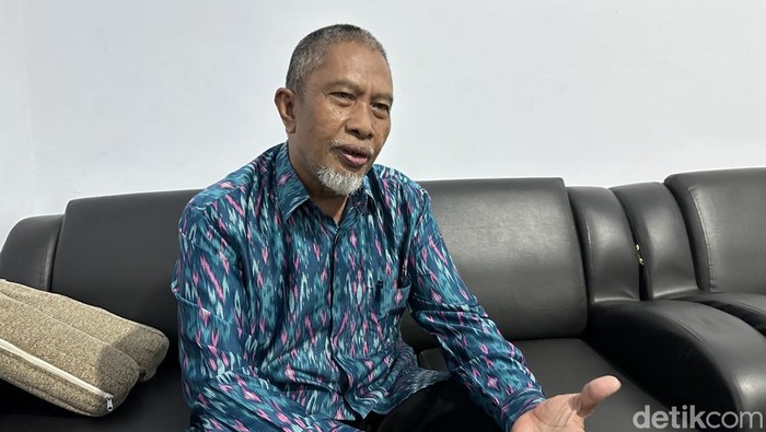 Ketua Baznas Bone Zainal.