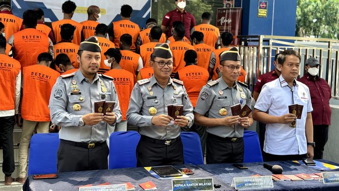 Konpers 27 WN Sri Lanka diamankan Imigrasi Tangerang