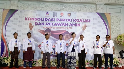 Konsolidasi partai koalisi dan Relawan Pemenangan paket AMIN di Kupang, Rabu (20/12/2023). Foto: Simon Selly/detikBali.