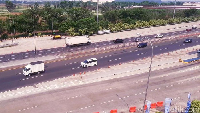 Lalu lintas di Tol Japek