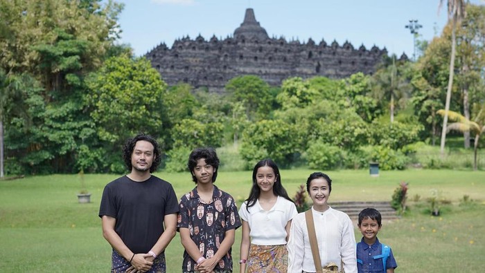 Liburan keluarga Widi Mulia
