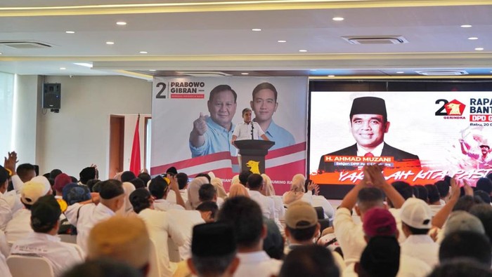 Muzani menghadiri konsolidasi retusan kader dan para caleg Gerindra se daerah pemilihan Banten II meliputi, Kota Serang, Kabupaten Serang, dan Kota Cilegon.