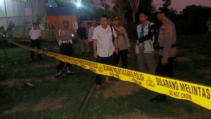 Olah TKP penemuan mayat korban pembunuhan di Jeneponto, Sulsel.