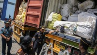 Pakaian bekas impor ilegal yang dimusnahkan sebanyak 537 ball. Pakaian bekas itu merupakan hasil pengungkapan tindak pidana penyelundupan ilegal dari Malaysia pada 27 Januari 2021 melalui Pelabuhan Kendal.
