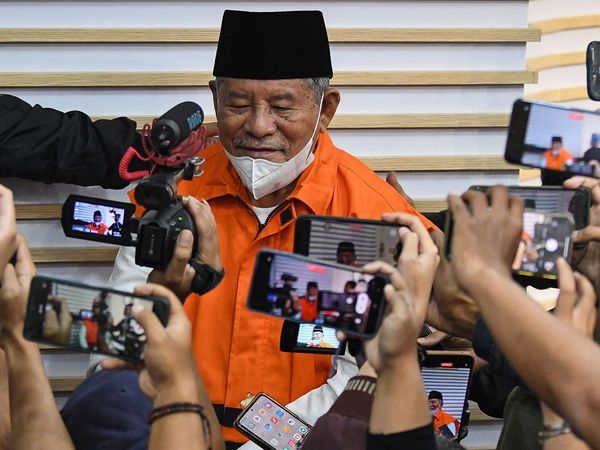 Potret Gubernur Malut Jadi Tersangka KPK, Terima Suap Rp 2,2 M