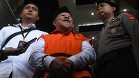 Alexander menambahkan sebagai bukti permulaan awal, terdapat uang yang masuk ke rekening penampung sejumlah sekitar Rp 2,2 Miliar yang digunakan untuk kepentingan pribadi AGK, berupa penginapan di hotel dan membayar kesehatan.  