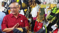 General Manager Manufacturing SGI Heru Susanto, mengatakan dalam proses pembuatan sarung tangan di SGI melalui beberapa tahap. Tahap pertama yakni desain yang memang menyesuaikan kebutuhan dari buyer atau brand yang memesan. Karena kebutuhan dari buyer berbeda-beda.   