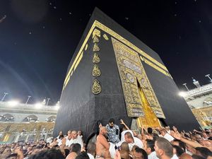 7 Perbedaan Haji dan Umroh, Mana yang Harus Didahulukan?