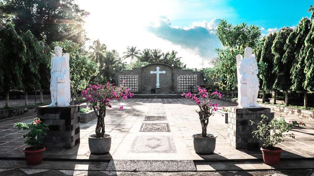 Taman Doa Bunda Maria (pariwisata.gunungsitolikota.go.id)