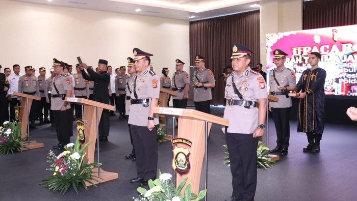 Upacara sertijab 3 Kapolres dan sejumlah PJU di Polda Sumsel.