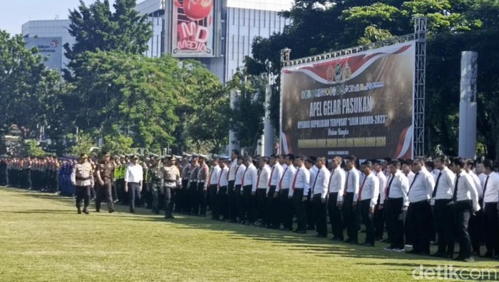 Apel pasukan operasi lilin lodaya 2023 di Jabar, Kamis (21/12/2023).