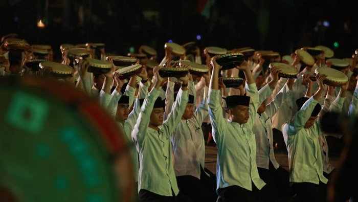 Atraktifnya Rebana Kuntulan Kolosal ala Banyuwangi di hut 252