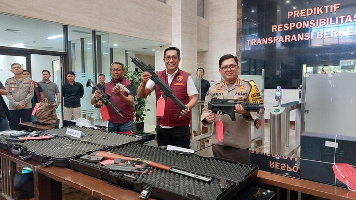 Bareskrim Polti sita senjata ilegal milik Dito Mahendra