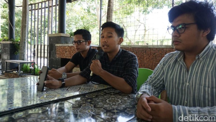 Ketua BEM KM UGM Gielbran M Noor saag memeberikan keterangan kepada wartawan, Kamis (21/12/2023)