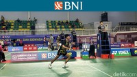 Salah satu partai seru yang hadir pada hari ini adalah di 16 besar Tunggal Taruna Putra BNI Kejuaraan Nasional PBSI 2023. Foto: Mercy Raya/detikcom