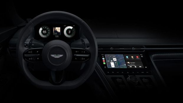 Sistem operasi CarPlay keluaran Apple di mobil Aston Martin.