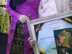 Gubes UB Dapat Penghargaan Perempuan Inspirasi Indonesia 2023, Begini Kiprahnya