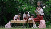 Bersama dengan para mitra, Sustainable Waste Indonesia (SWI) dan KSM Sahabat Lingkungan, Nestlé Indonesia melakukan pengumpulan sampah plastik pasca konsumsi untuk dikelola secara optimal, sehingga dapat meningkatan angka daur ulang dan juga melakukan pengembangan produk guna mendukung terciptanya ekonomi sirkular.