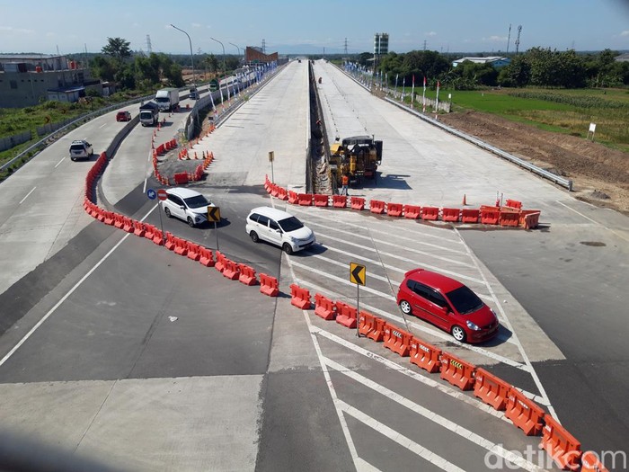 Exit Banyudono, Boyolali, pintu masuk ke jalur fungsional tol Jogja - Solo, Kamis (21/12/2023).
