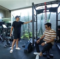 Kamar tamu juga dilengkapi gym. Di sini, Ditto yang suka mengikuti maraton dan sejenisnya melatih fisiknya. (Foto: YouTube/Taulany TV)