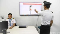 Mereka kemudian melakukan assesment oleh supervisor untuk menguji pengetahuan umum masinis.  