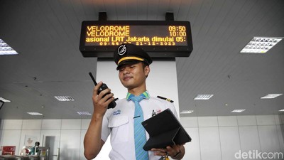 Intip Persiapan Masinis Sebelum Menjalankan LRT Jakarta