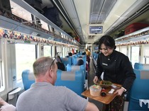 Sambut Nataru, KAI Hadirkan Gadis Kreta Sajikan Kuliner Legendaris